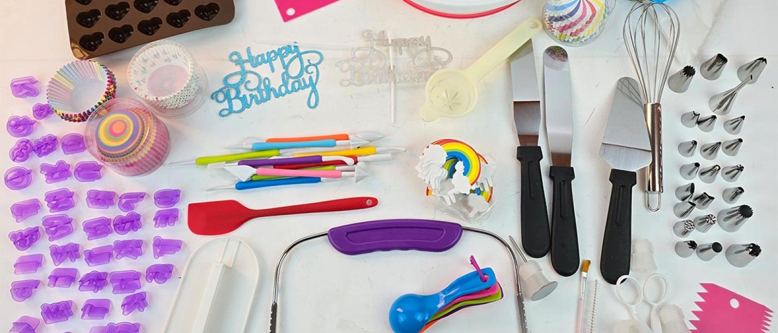 700 dijelni set za ukrašavanje torti i kolača Front 1